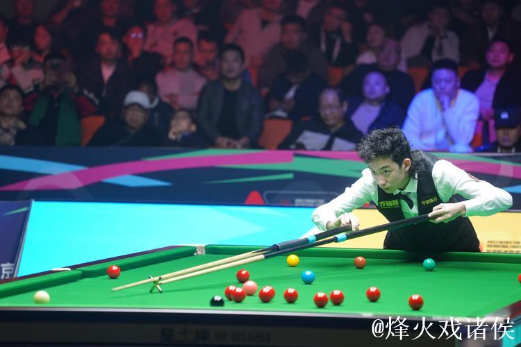 吴宜泽6-4逆转特鲁姆普 挺进斯诺克国锦赛八强 吴宜泽6-4逆转特鲁姆普 挺进斯诺克国锦赛八强